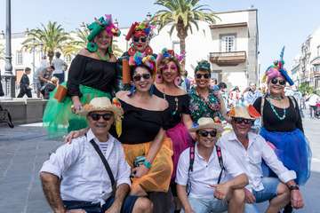 El Carnaval 'okupa' las calles del casco antiguo de la capital (Foto José Francisco Fernández Belda)